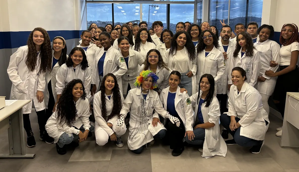 Turma da Conhecer de jaleco